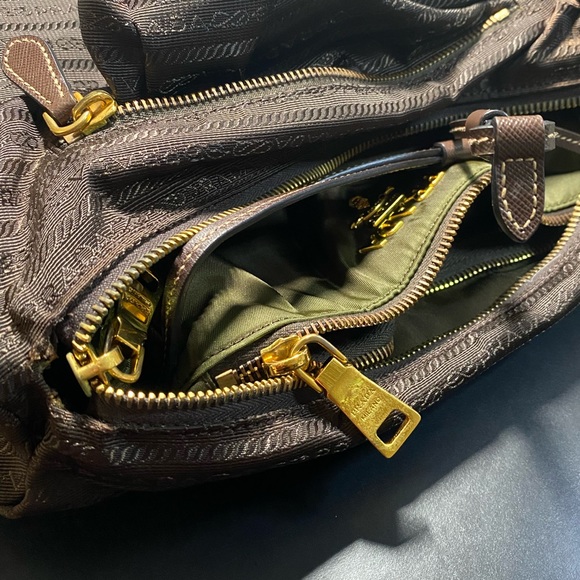 Vintage Prada Tessuto Green Crossbody Shoulder Bag - Picture 9 of 16